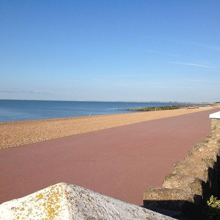 The Beach Bed & Breakfast Hythe  Exterior foto