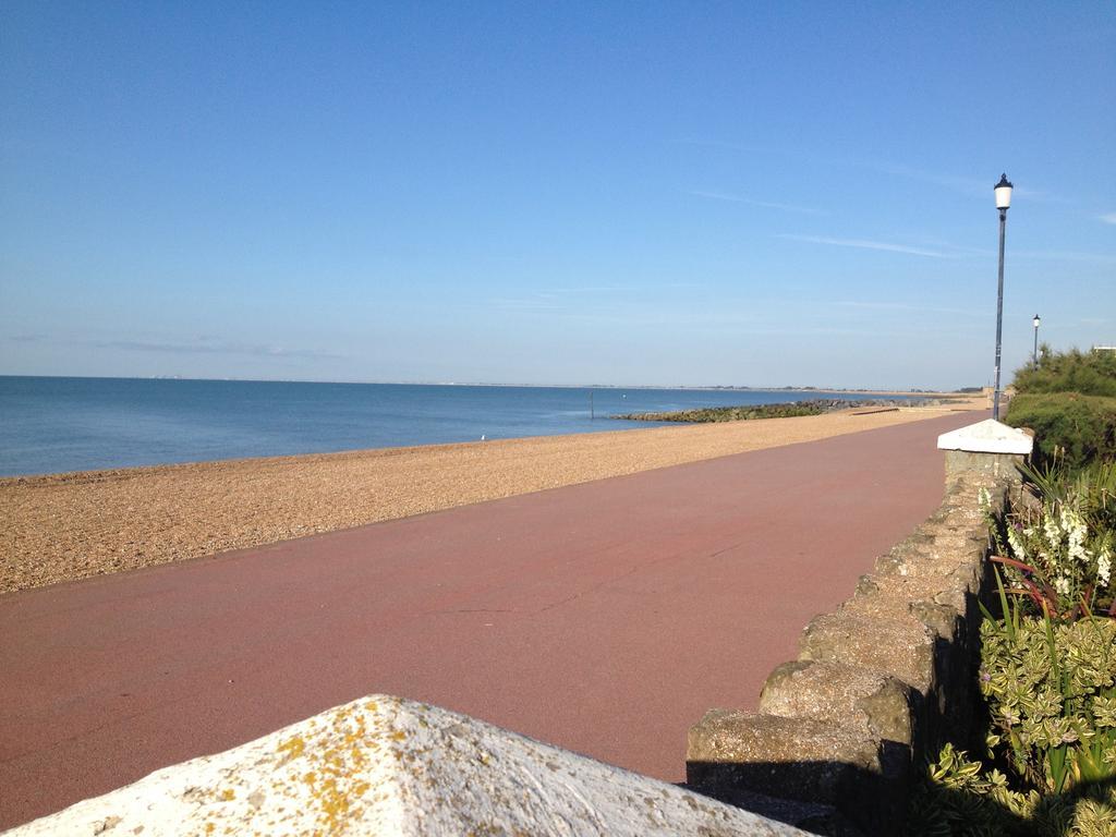 The Beach Bed & Breakfast Hythe  Exterior foto